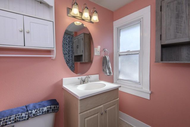 712 N Greenfield AVENUE, Waukesha, WI 53186