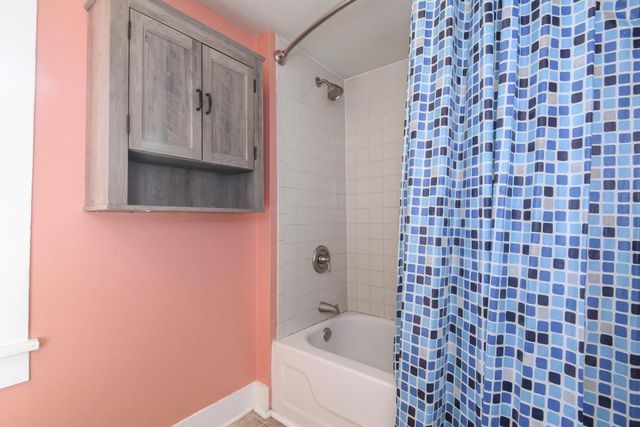 712 N Greenfield AVENUE, Waukesha, WI 53186