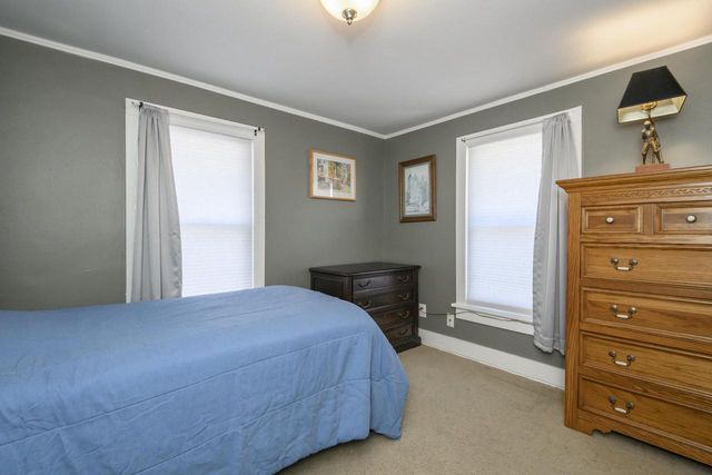 712 N Greenfield AVENUE, Waukesha, WI 53186