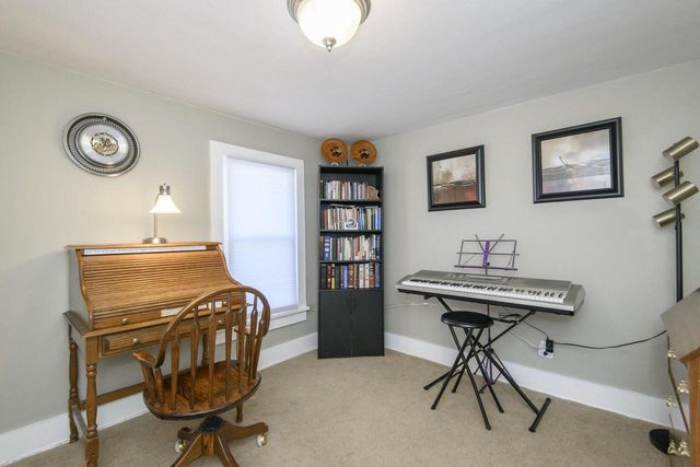 712 N Greenfield AVENUE, Waukesha, WI 53186