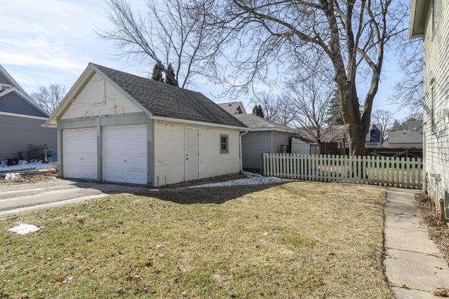 712 N Greenfield AVENUE, Waukesha, WI 53186