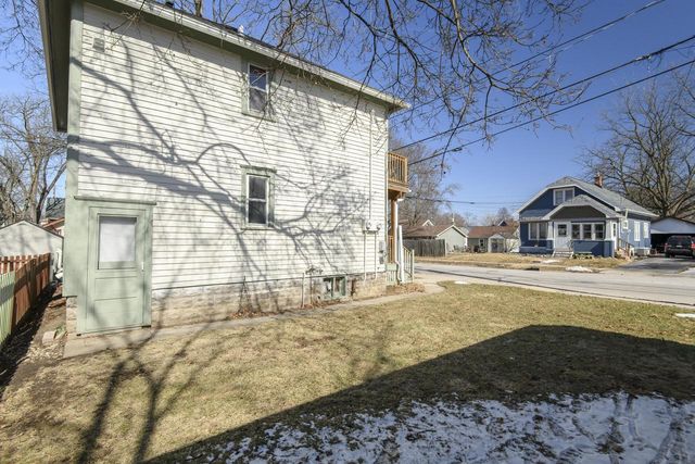 712 N Greenfield AVENUE, Waukesha, WI 53186