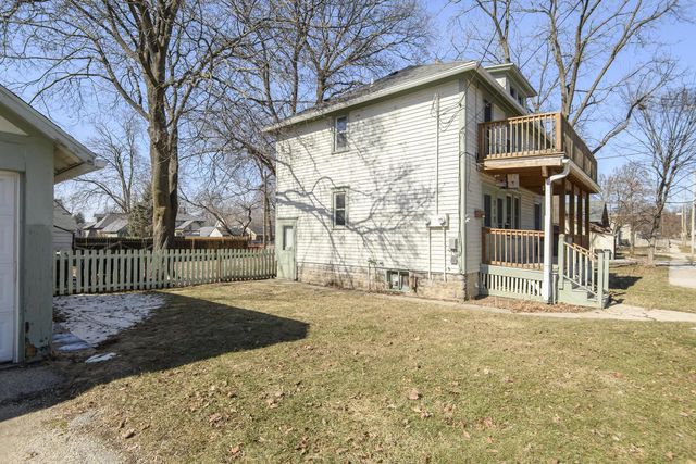 712 N Greenfield AVENUE, Waukesha, WI 53186