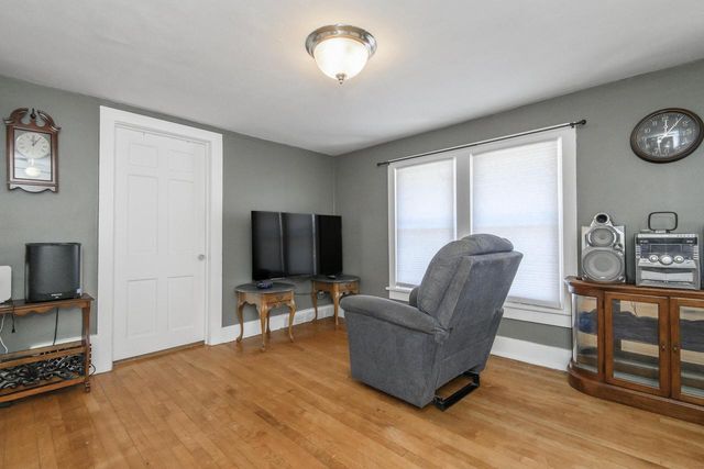 712 N Greenfield AVENUE, Waukesha, WI 53186