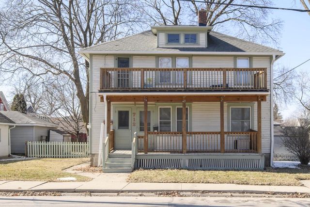 712 N Greenfield AVENUE, Waukesha, WI 53186