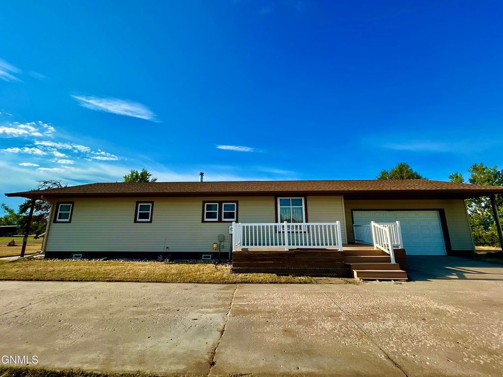 424 2nd Street E, Hunter, ND 58048 photo 3