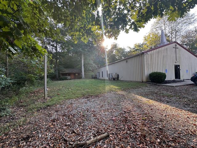 211 Belfast Pike, Hillsboro, OH 45133