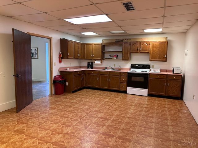 211 Belfast Pike, Hillsboro, OH 45133