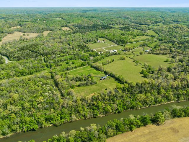 4341 Marlowe Rd, Williamsport, TN 38487