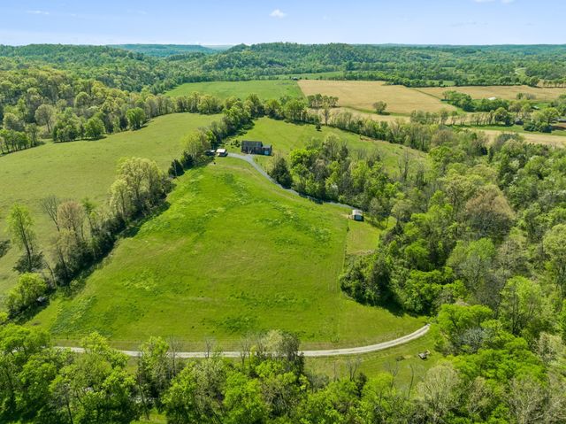 4341 Marlowe Rd, Williamsport, TN 38487