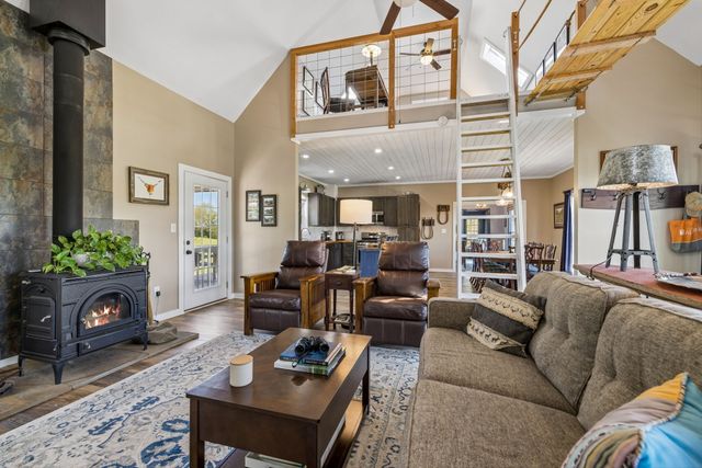 4341 Marlowe Rd, Williamsport, TN 38487
