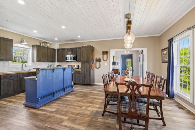 4341 Marlowe Rd, Williamsport, TN 38487
