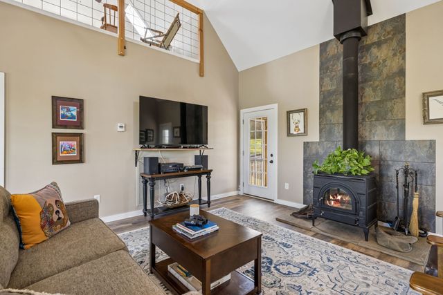 4341 Marlowe Rd, Williamsport, TN 38487
