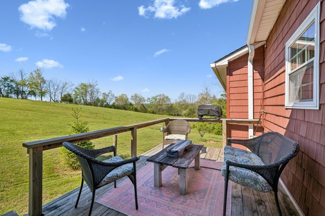 4341 Marlowe Rd, Williamsport, TN 38487
