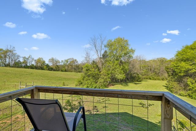 4341 Marlowe Rd, Williamsport, TN 38487