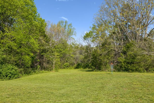 4341 Marlowe Rd, Williamsport, TN 38487