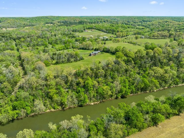 4341 Marlowe Rd, Williamsport, TN 38487