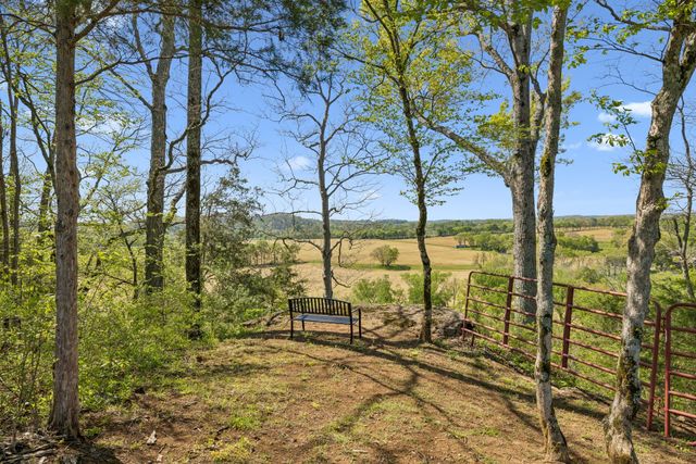 4341 Marlowe Rd, Williamsport, TN 38487