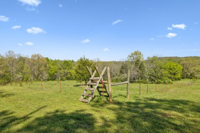 4341 Marlowe Rd, Williamsport, TN 38487