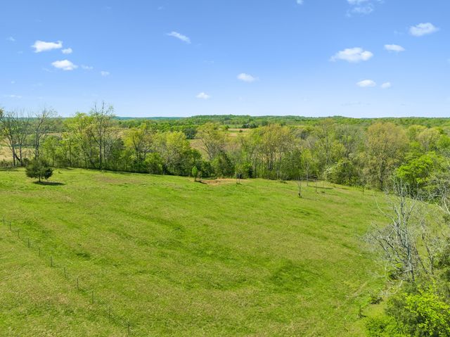 4341 Marlowe Rd, Williamsport, TN 38487