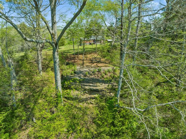4341 Marlowe Rd, Williamsport, TN 38487