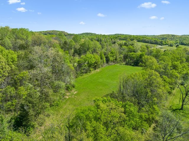 4341 Marlowe Rd, Williamsport, TN 38487