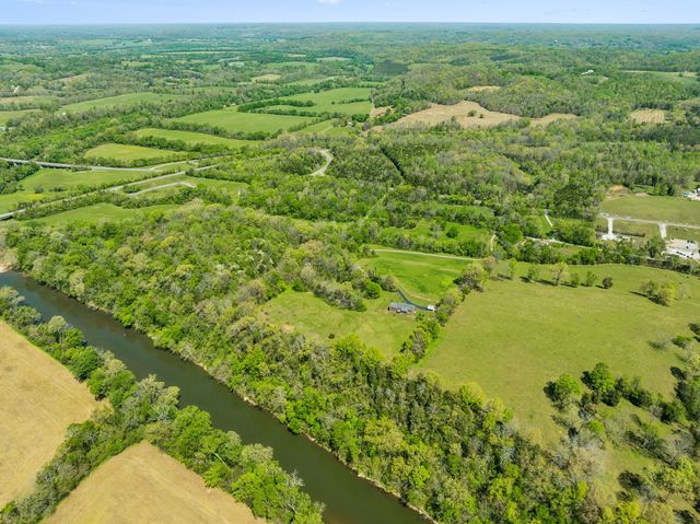 4341 Marlowe Rd, Williamsport, TN 38487