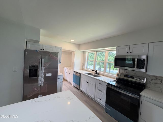 1100 Hudson Avenue, Stillwater, NY 12170