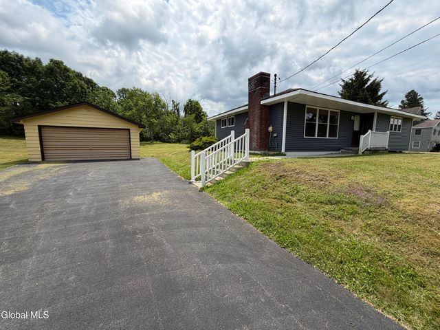 1100 Hudson Avenue, Stillwater, NY 12170