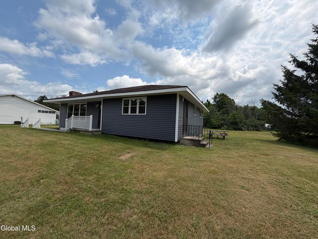 1100 Hudson Avenue, Stillwater, NY 12170