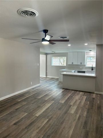 10722 Timbergrove Ln, Corpus Christi, TX 78410