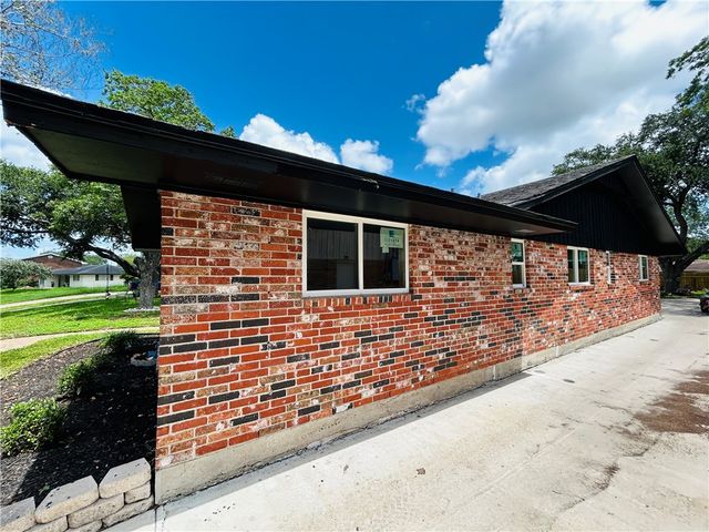 10722 Timbergrove Ln, Corpus Christi, TX 78410