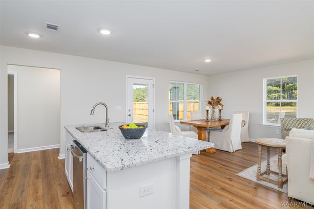 18 Coolidge Drive, Wetumpka, AL 36092