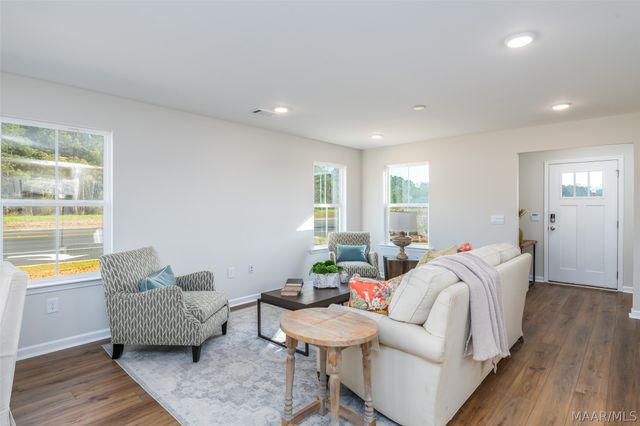 18 Coolidge Drive, Wetumpka, AL 36092