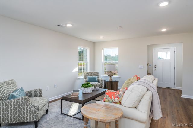 18 Coolidge Drive, Wetumpka, AL 36092