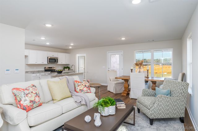 18 Coolidge Drive, Wetumpka, AL 36092