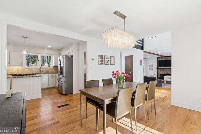 2810 Windrush Lane, Roswell, GA 30076