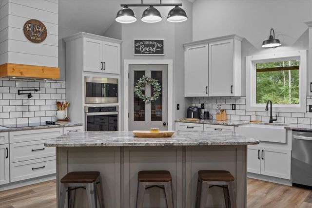 260 Perkins Ln, Waverly, TN 37185
