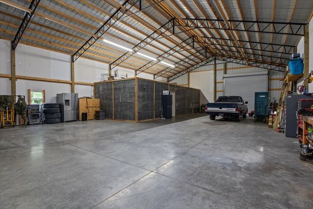 260 Perkins Ln, Waverly, TN 37185