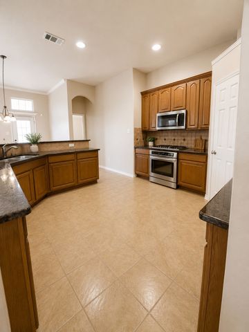1002 Grover Court, Cedar Hill, TX 75104