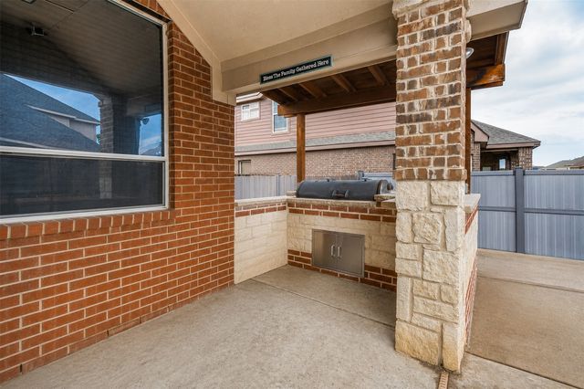 1002 Grover Court, Cedar Hill, TX 75104