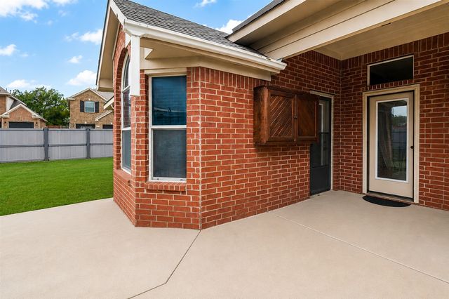 1002 Grover Court, Cedar Hill, TX 75104