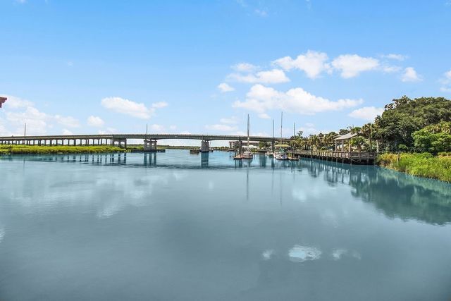 227 Fort King George Drive K, Darien, GA 31305