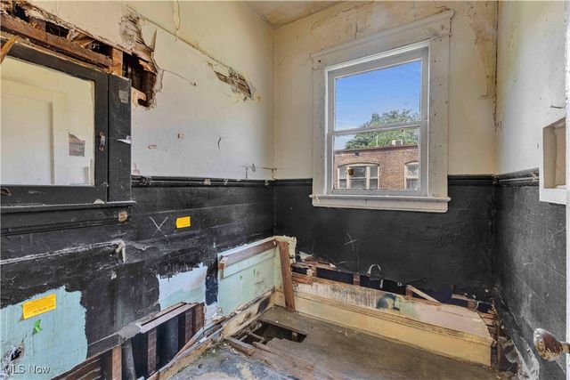 910 Wheelock Road, Cleveland, OH 44103