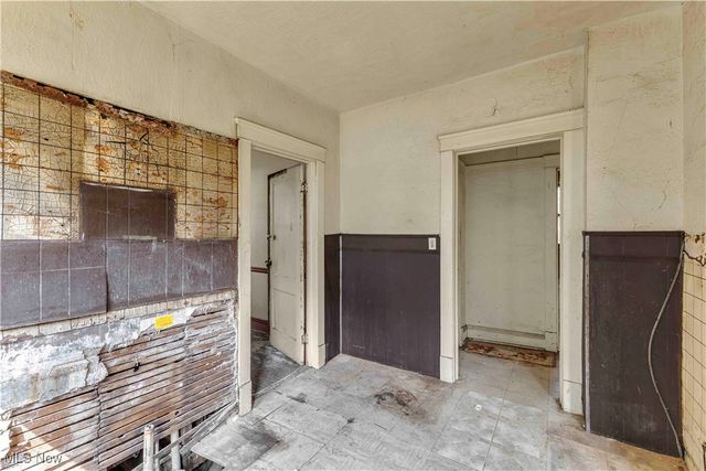 910 Wheelock Road, Cleveland, OH 44103