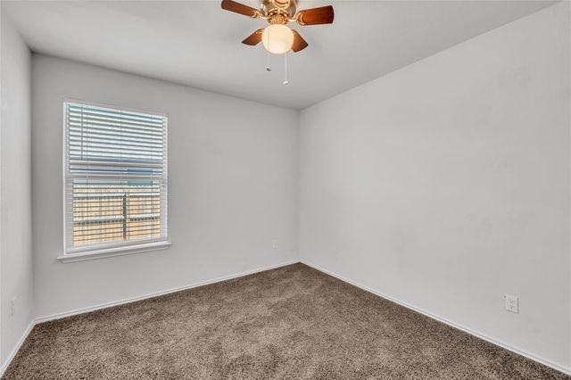 208 Nathaniel DR, Taylor, TX 76574