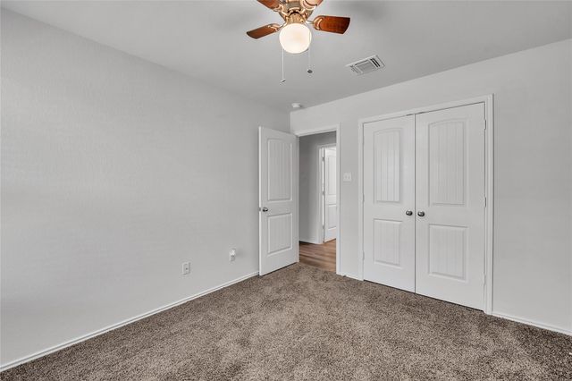 208 Nathaniel DR, Taylor, TX 76574