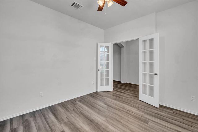 208 Nathaniel DR, Taylor, TX 76574