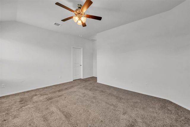 208 Nathaniel DR, Taylor, TX 76574
