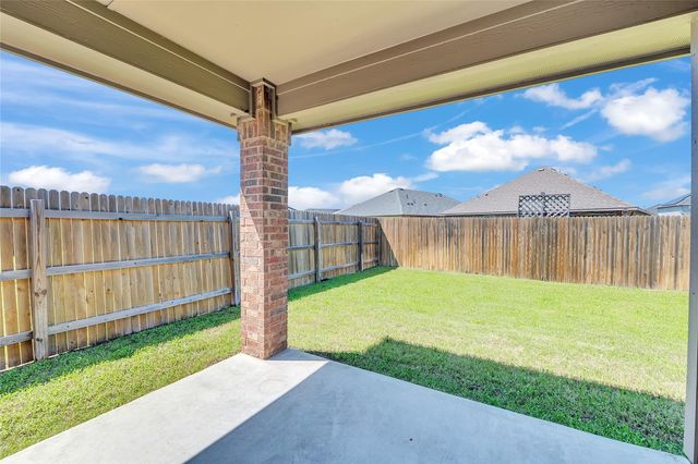208 Nathaniel DR, Taylor, TX 76574